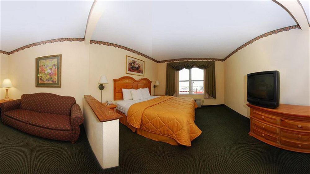 פרמרס בראנץ' Econo Lodge Airport I-35 North מראה חיצוני תמונה