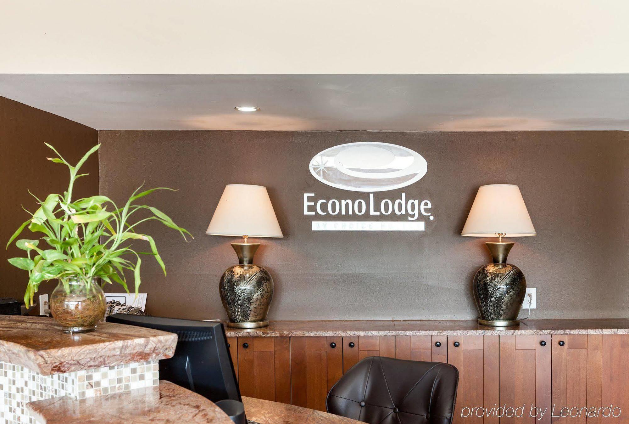 פרמרס בראנץ' Econo Lodge Airport I-35 North מראה חיצוני תמונה