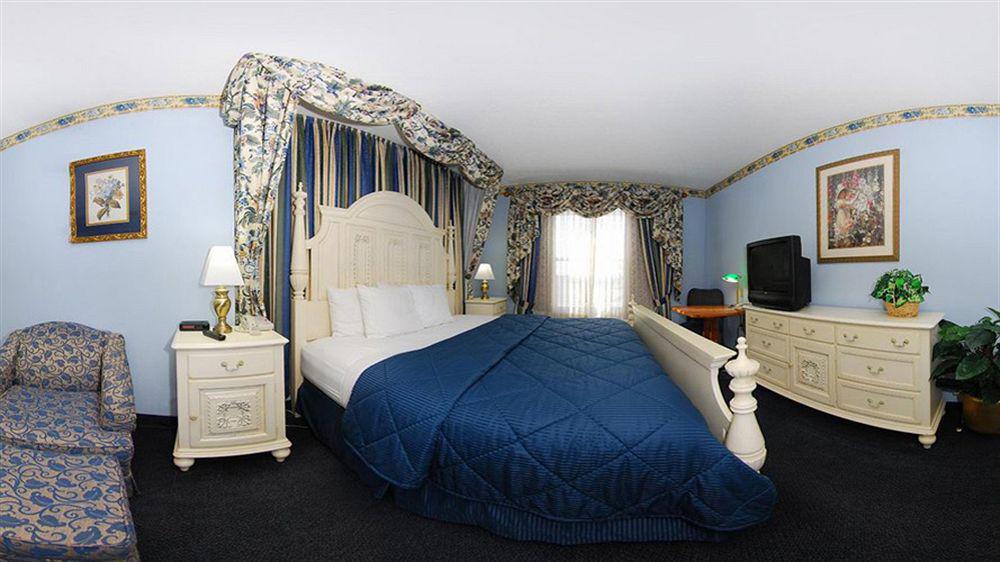 פרמרס בראנץ' Econo Lodge Airport I-35 North מראה חיצוני תמונה
