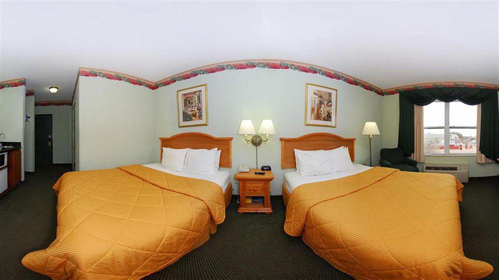 פרמרס בראנץ' Econo Lodge Airport I-35 North מראה חיצוני תמונה